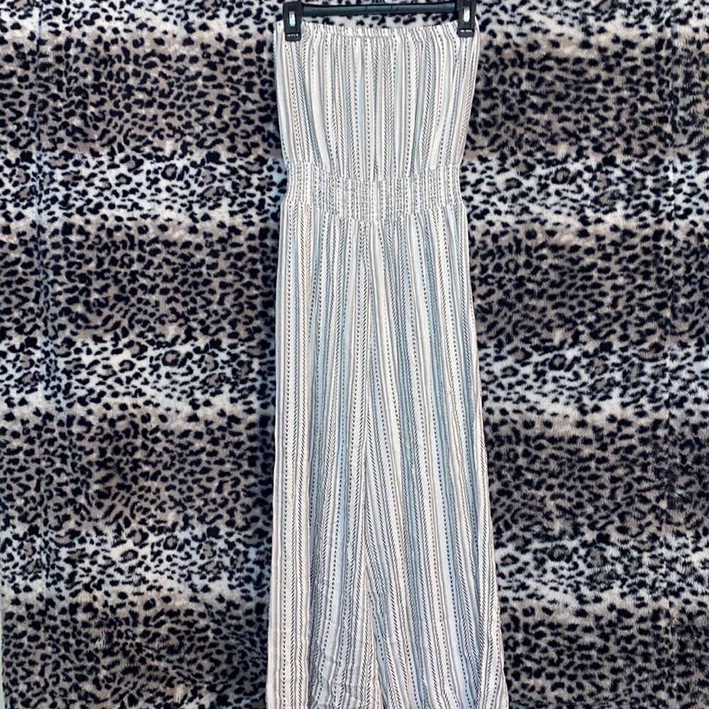 Strapless romper for summer